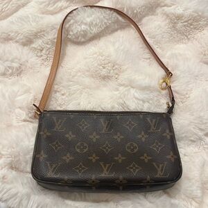 Louis Vuitton Pochette